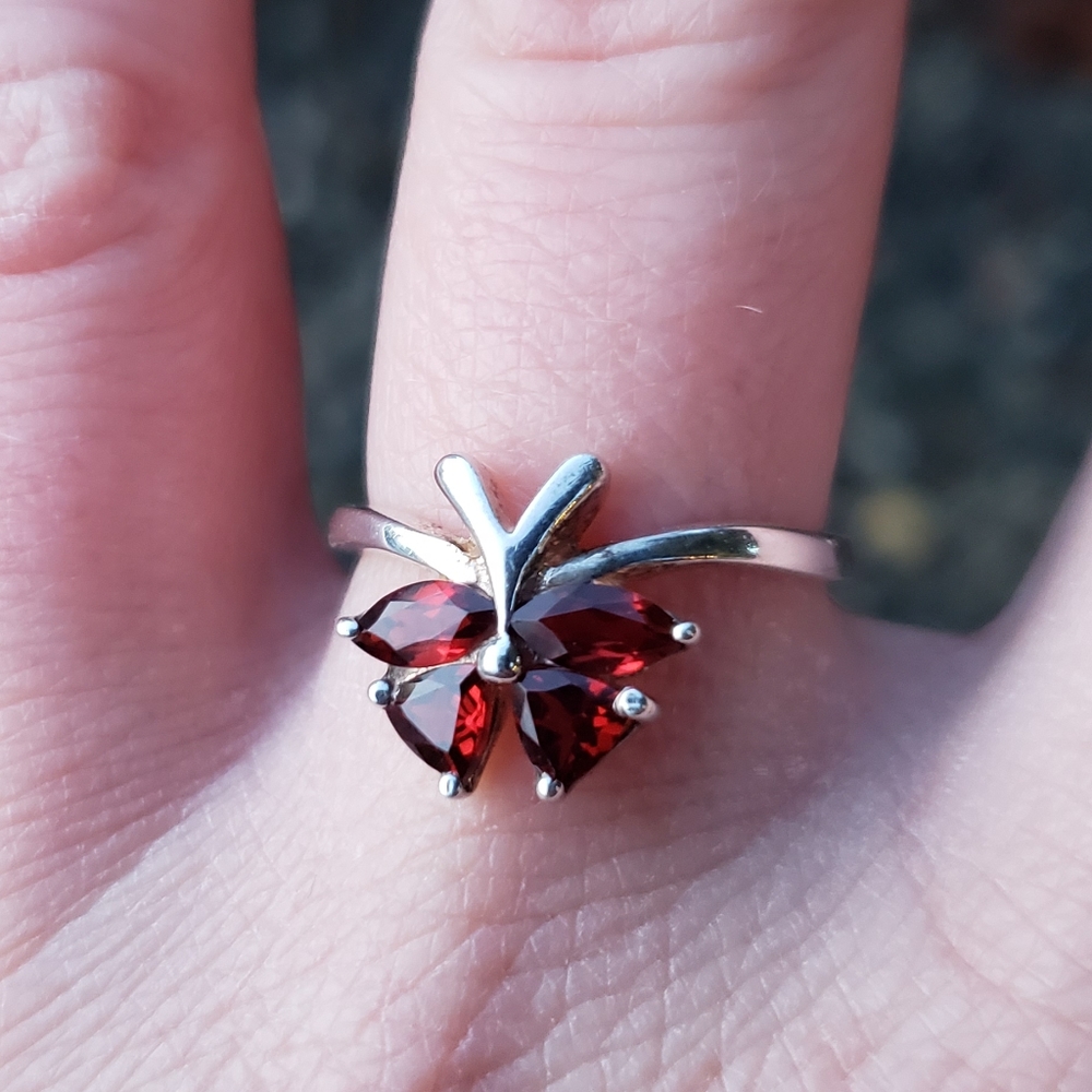 Hallmarked 925 Sterling Silver Abstract Garnet Butterfly Ring